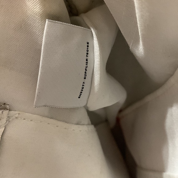 Liz, Claiborne, floral and white satchel - Picture 13 of 14